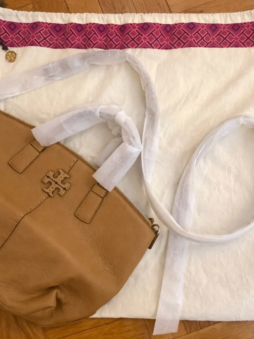 Tory Burch • McGraw Top-Zip Satchel - Picture 4 of 7